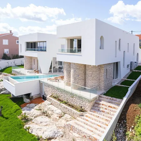 Di Polisane Villa *